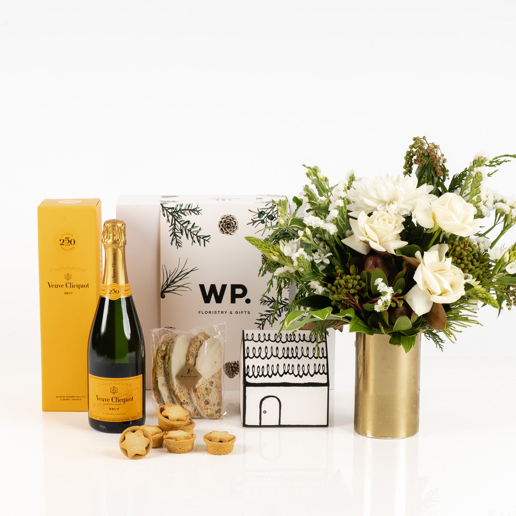 A Veuve Christmas Gift Hamper - Posy - White - Green-Christmas - Veuve - Wine - Biscotti - Gift Hampers - Wild Poppies Gifts - NZ - Delivery - Pandoro - Veuve Clicquot